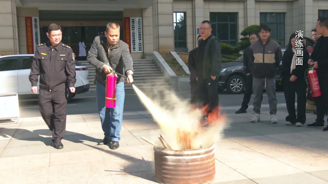 芙蓉街道开展消防月应急逃生演练活动
