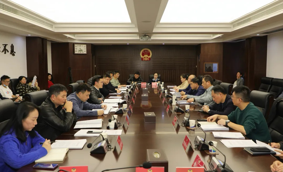 寻健就《政府工作报告》征求区政协及民主党派意见建议