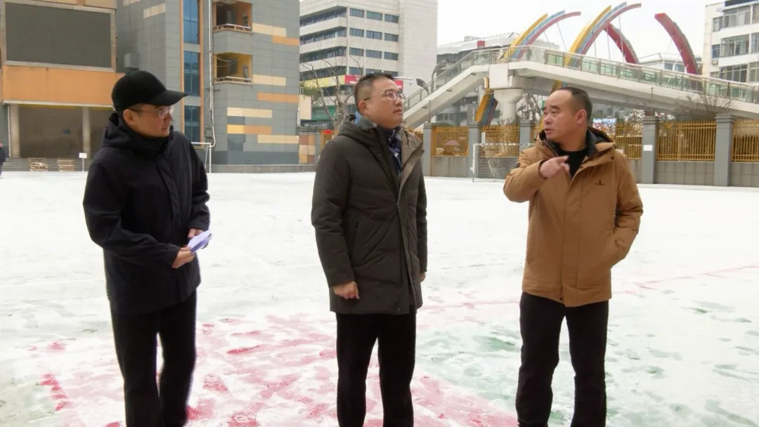 武陵区领导督导校园安全及校车运营工作