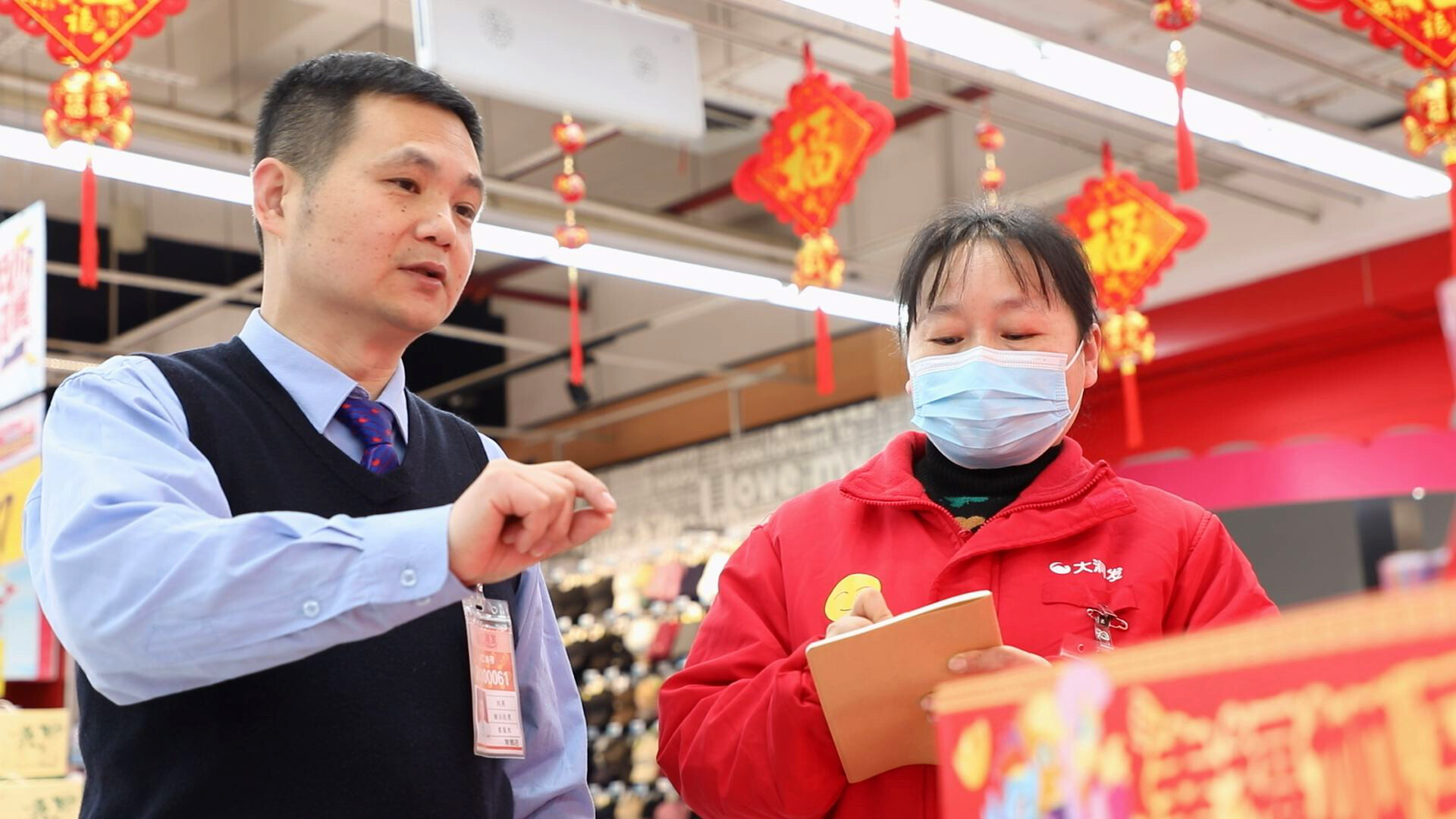 【代表委员风采】武陵区政协委员刘亮：客服台前听民声 履职建言解民忧