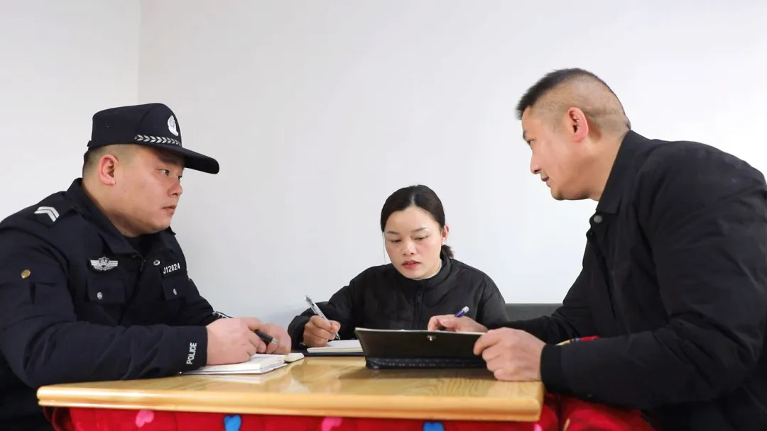 【代表委员风采】武陵区人大代表周平：网格“铁三角”中的民意纽带