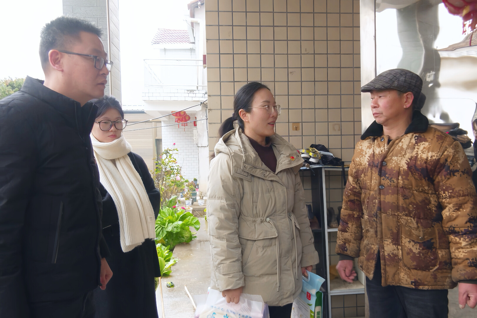 武陵区司法局党支部开展节前慰问活动