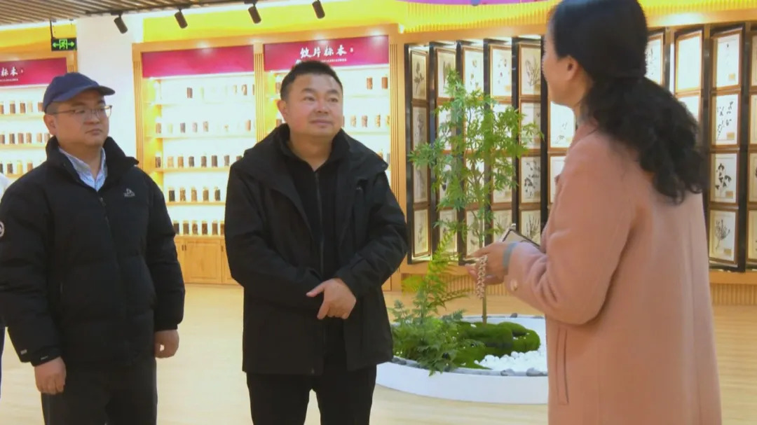 武陵区领导赴常德学院开展产学研合作交流