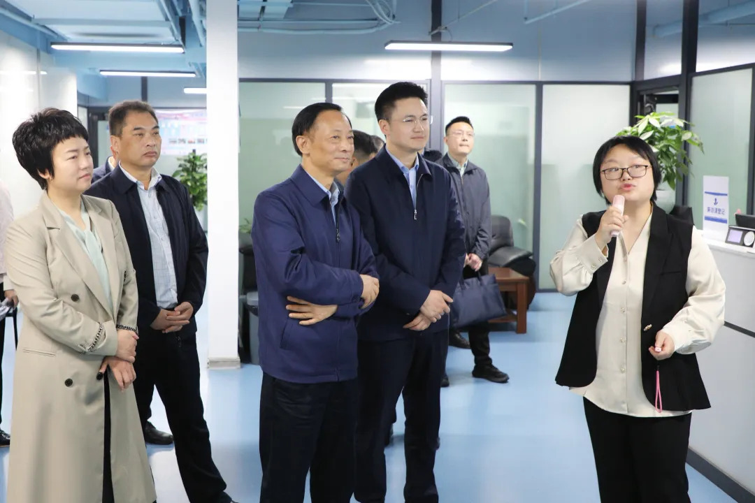 黄清宇来武陵区调研数据产业工作