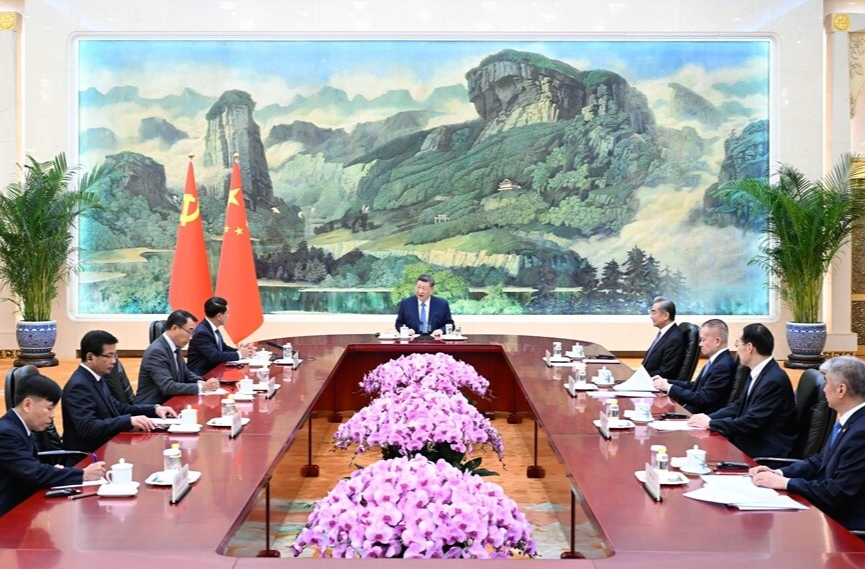 习近平会见老挝人民革命党中央总书记、国家主席特使沙伦赛