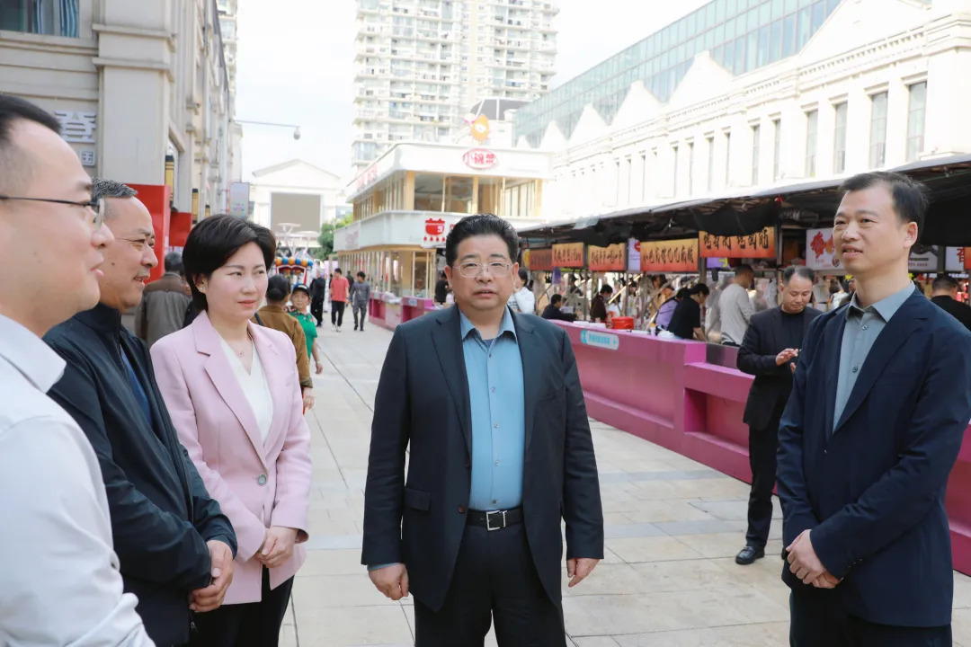 康少中调研督导安全生产、消防安全、商圈消费工作