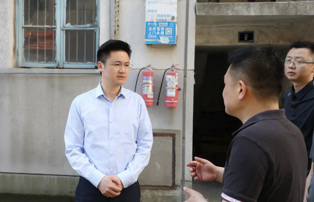 寻健检查督导安全生产和市场消费工作