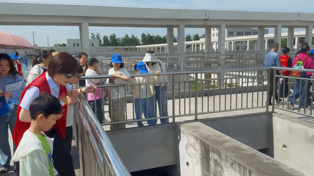 30位职工家庭走进江北水厂 探究一滴水的旅程