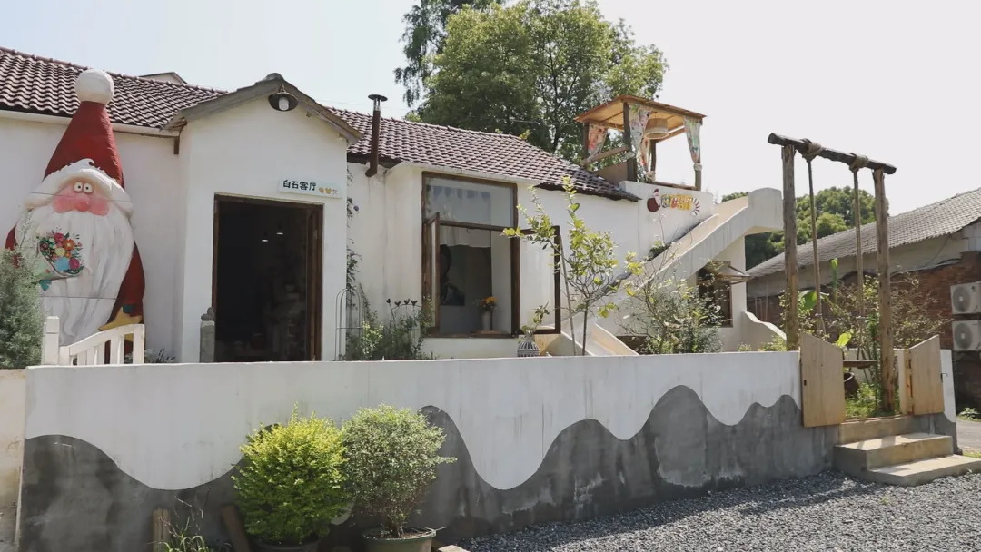 “宝藏小院”成假日新宠 微度假激活消费新活力