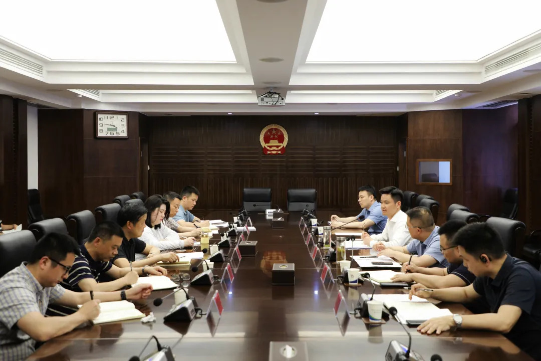 寻健调度重点民生实事项目实施工作