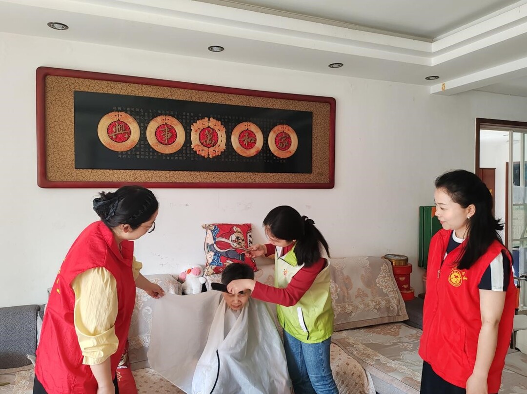 芷兰街道荷花社区开展助残志愿服务活动