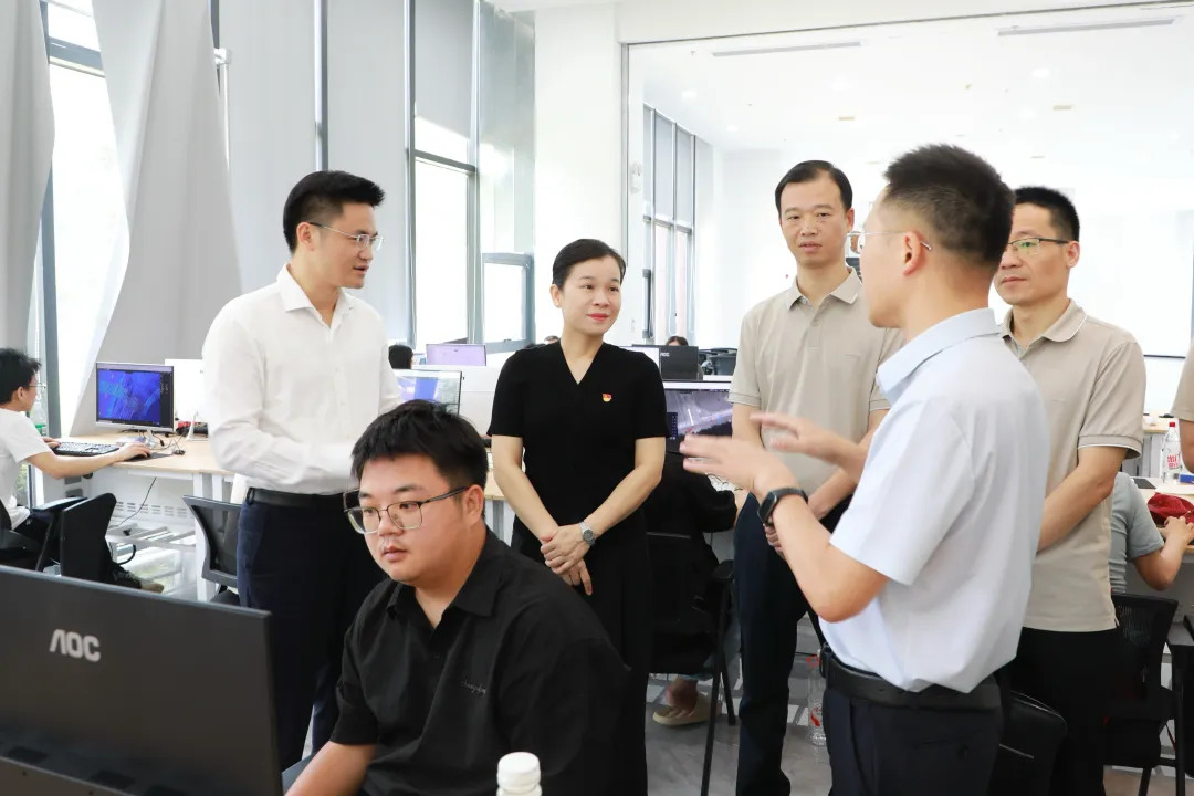 宋磊调研产业发展工作