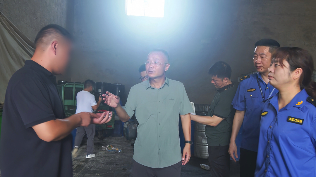 武陵区多部门联合执法 查封一非法收运处置餐厨垃圾窝点