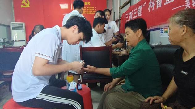 青春“三下乡”：沅澧医行践初心 健康服务暖乡邻