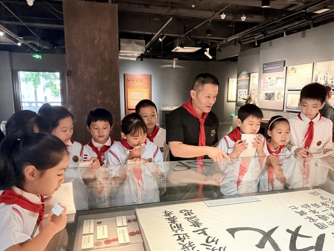 卫门口小学开展"铭记九一八"全民国防教育宣传月实践活动