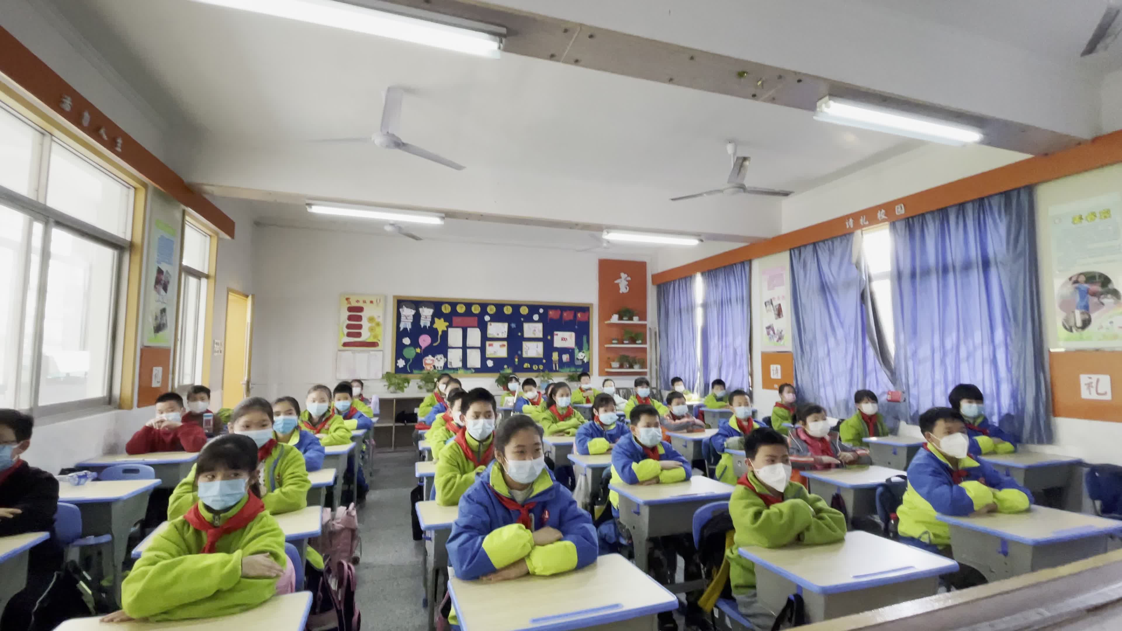 胜利路小学的防疫手指操
