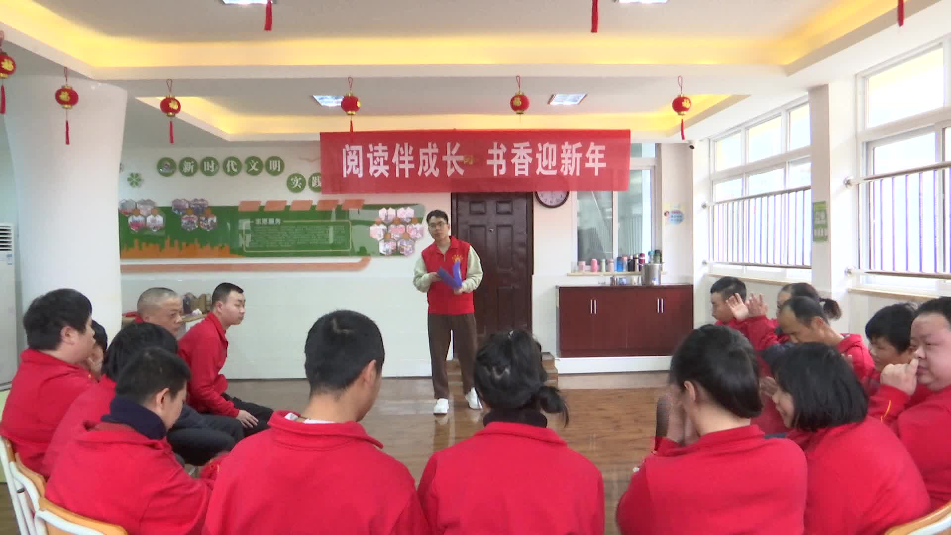 富强社区开展“读书伴成长 书香迎新年”活动
