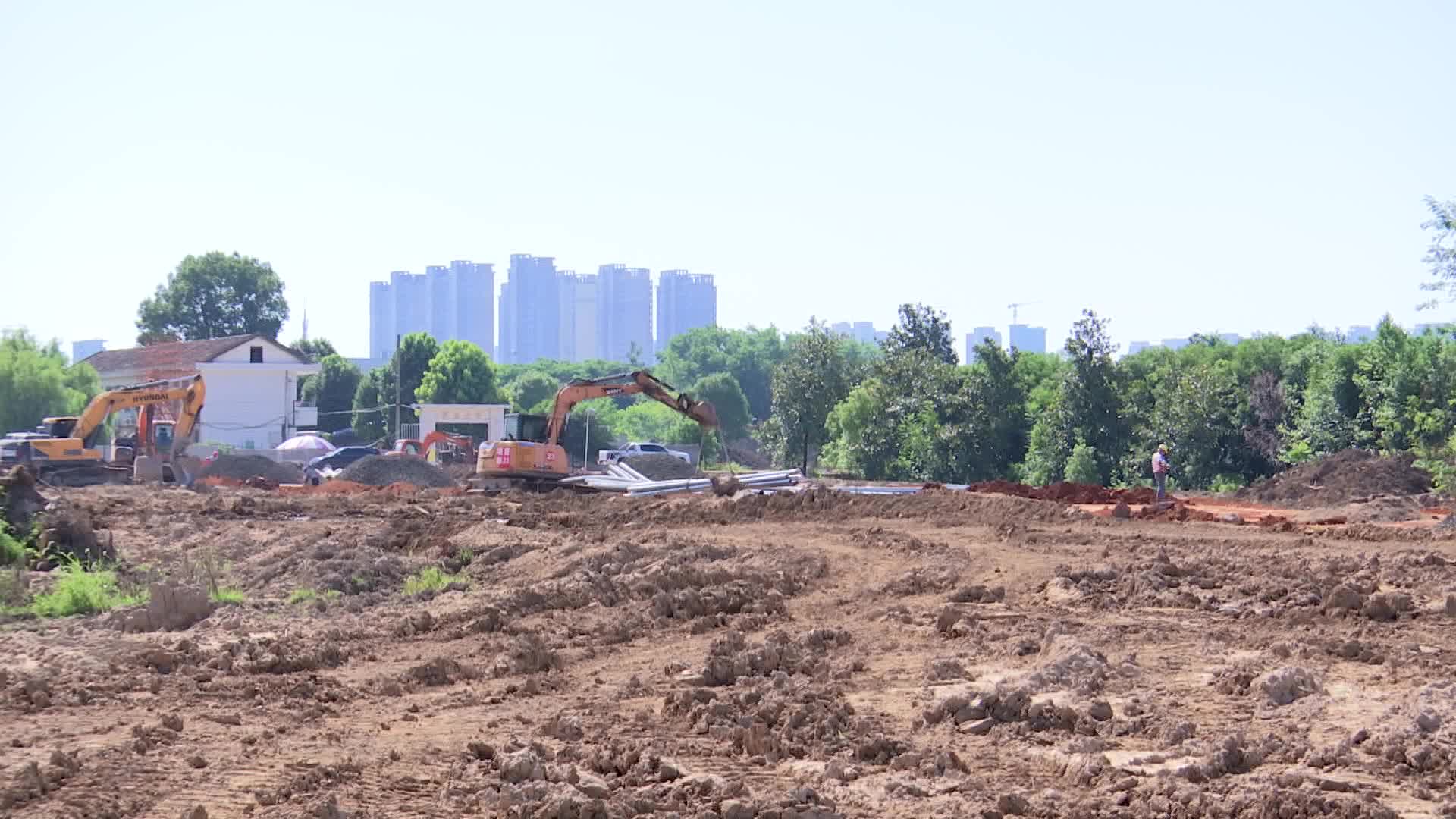 芙蓉街道：芙蓉学院迁建项目完成签约倒房