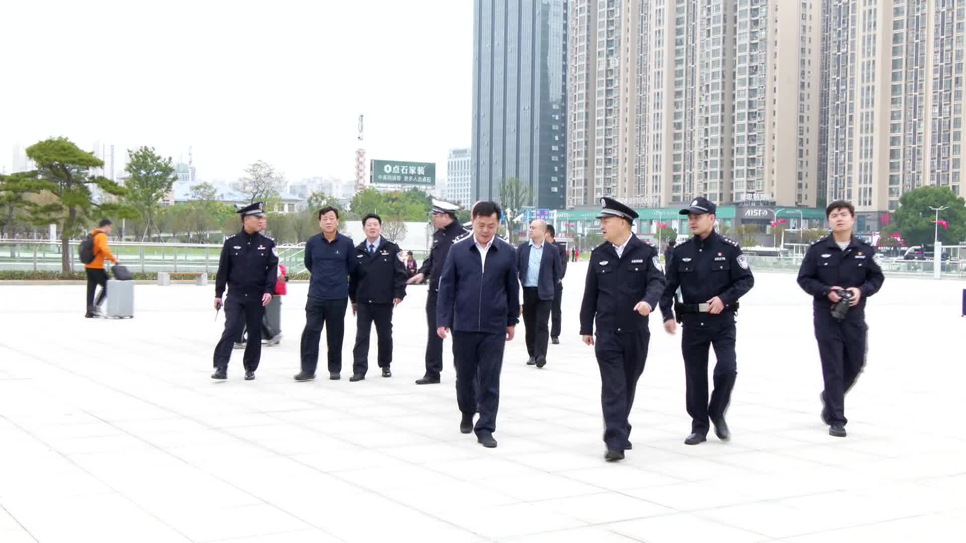 常德市领导督导“双节”假期安保维稳、交通安全管理工作