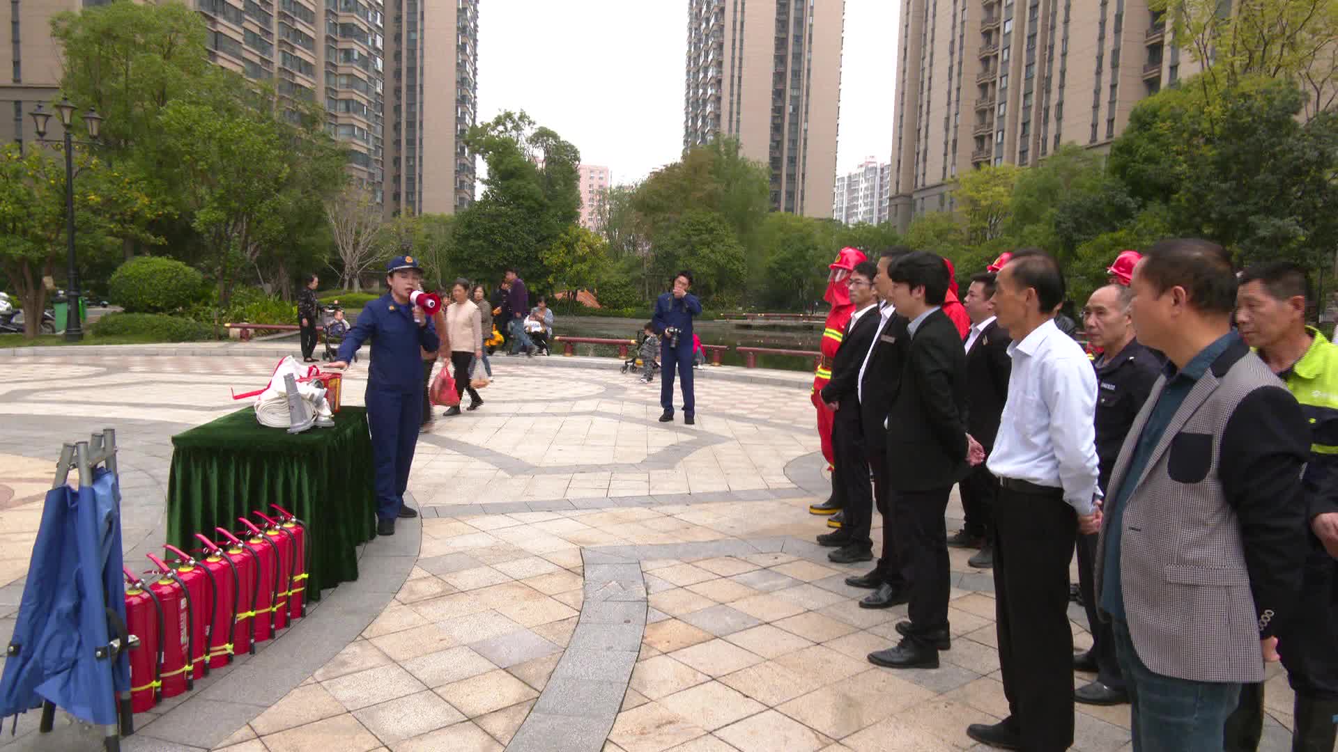 芷兰街道荷花社区开展消防演习