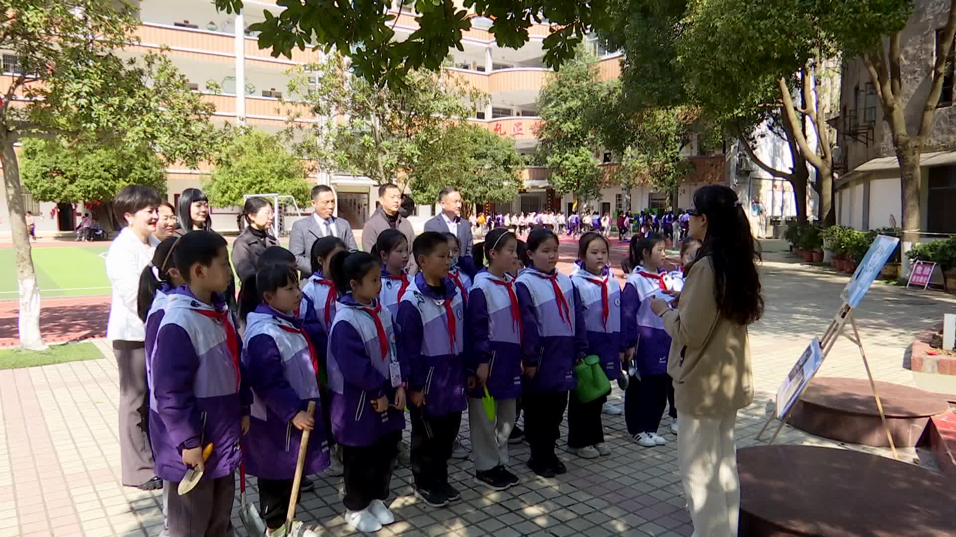 工农小学：“太空种子”进校园  劳动基地忙翻天