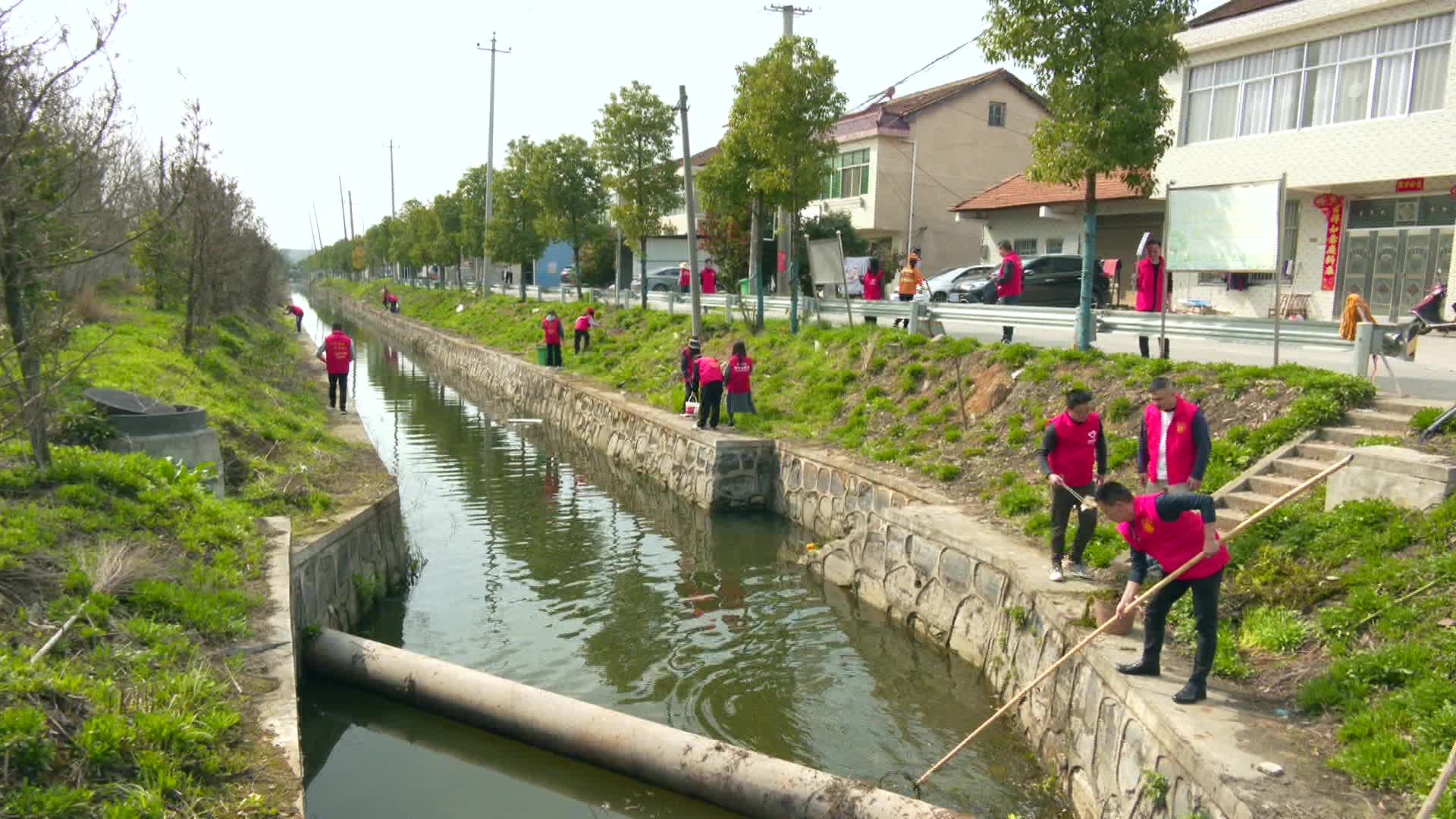 河洑镇开展2024年“世界水日”清渠志愿服务活动