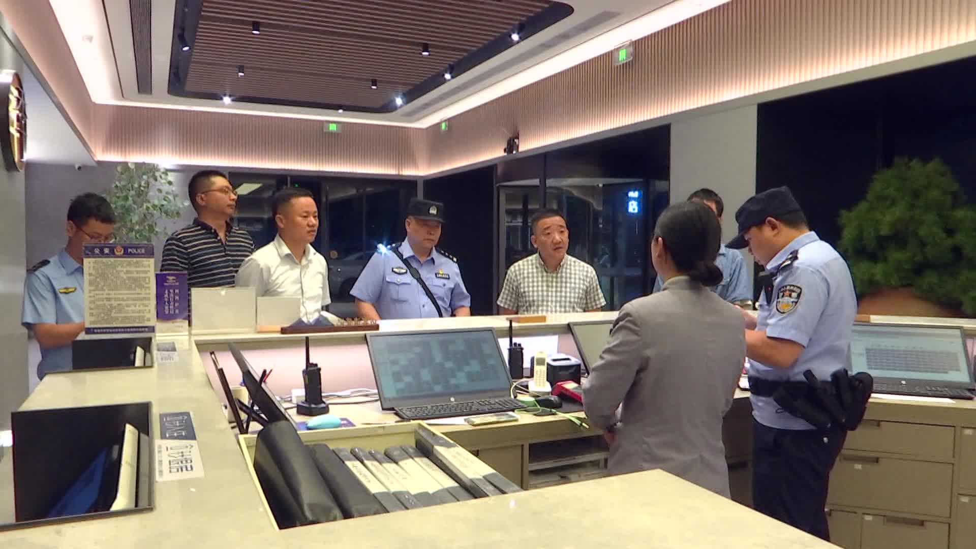 白马湖街道开展“利剑护蕾·雷霆行动”重点场所联合清查行动