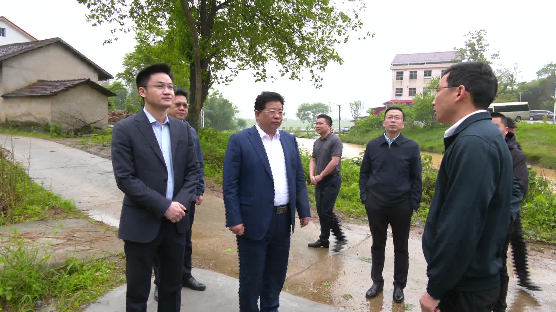 康少中、寻健开展巡林并督导检查防汛备汛、消防安全、电动自行车安全管理等工作
