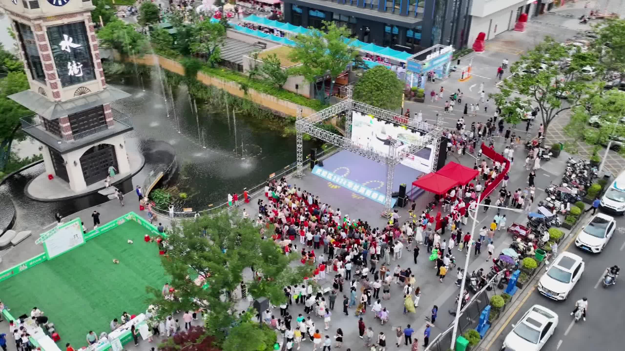 武陵区第二届“活力水街 青春集市”正式开启
