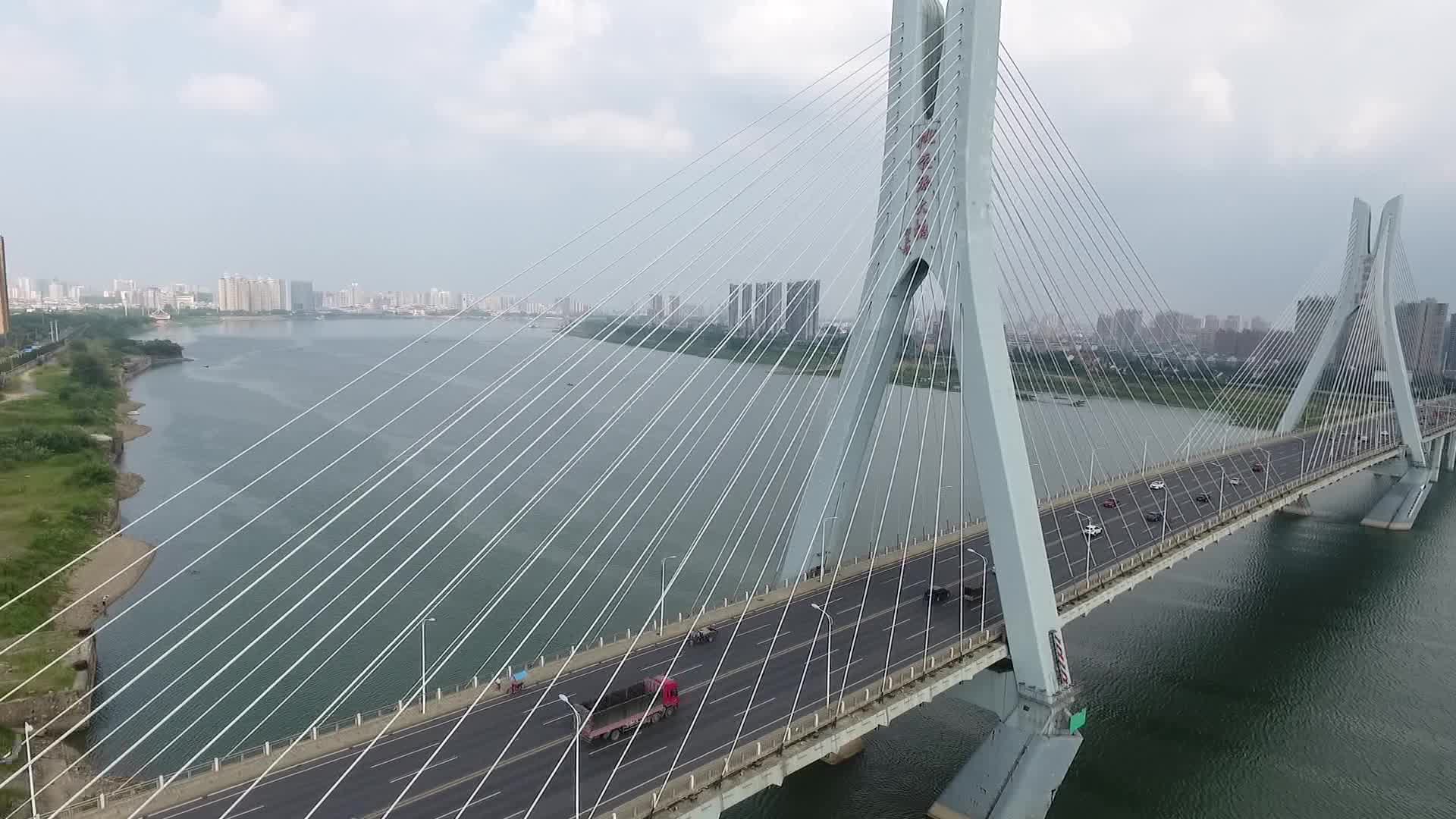 “口哨哥”曾祥富荣登“中国好人榜”