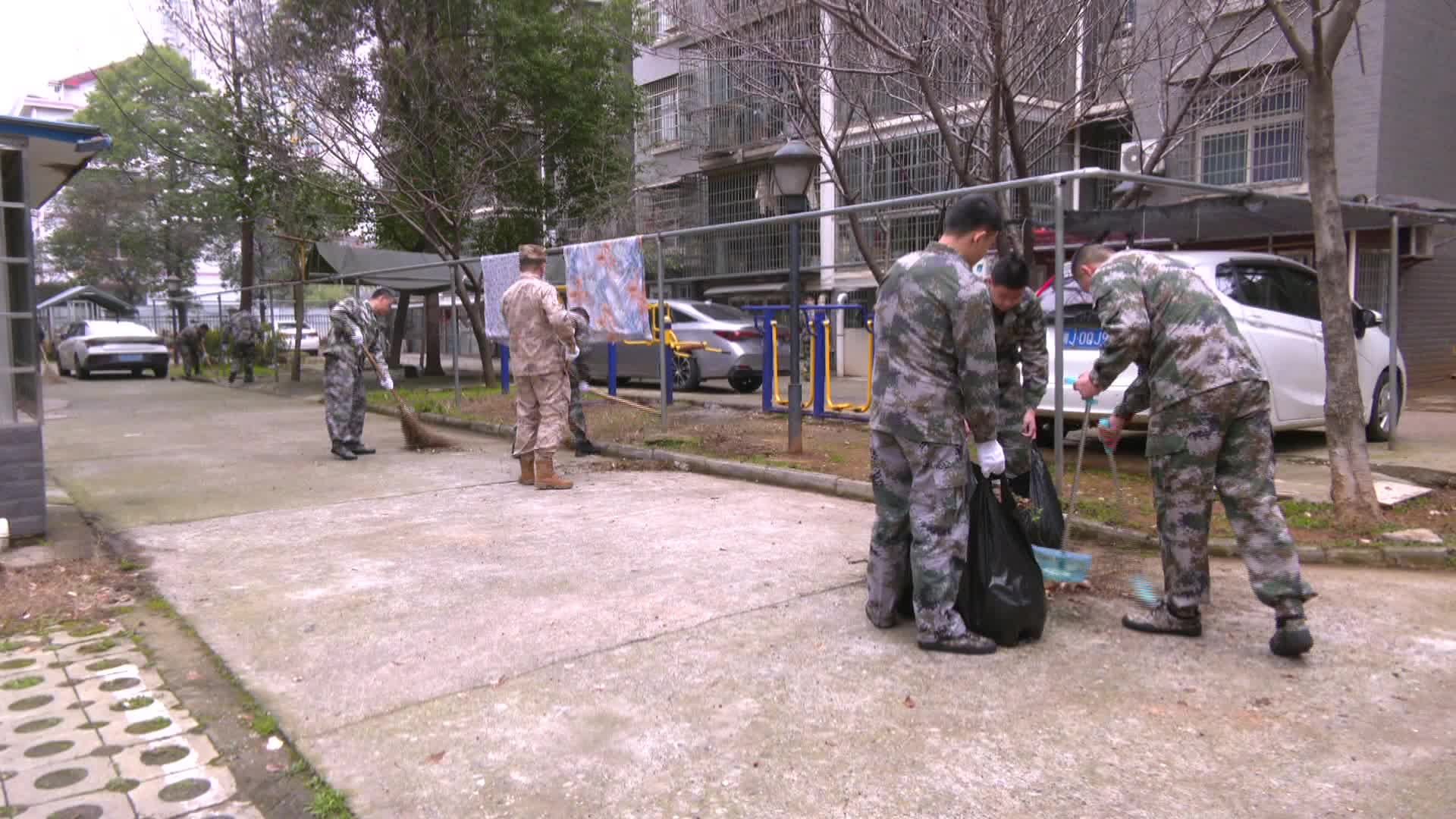武陵区人武部开展“学雷锋”志愿服务活动