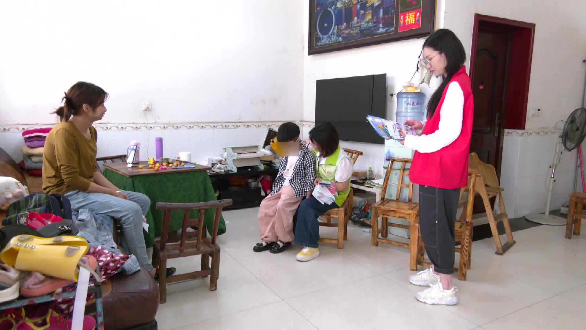 武陵区南坪街道开展低保年审入户走访