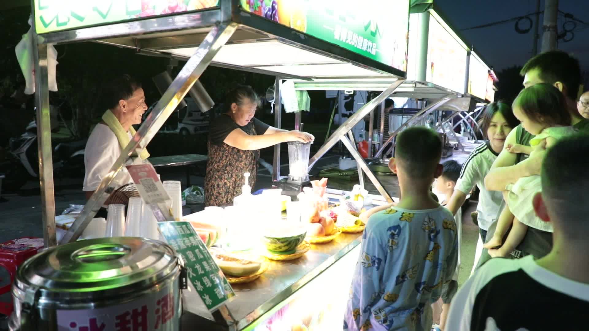 武陵区：快检车开进夜市 护航村排“烟火气”