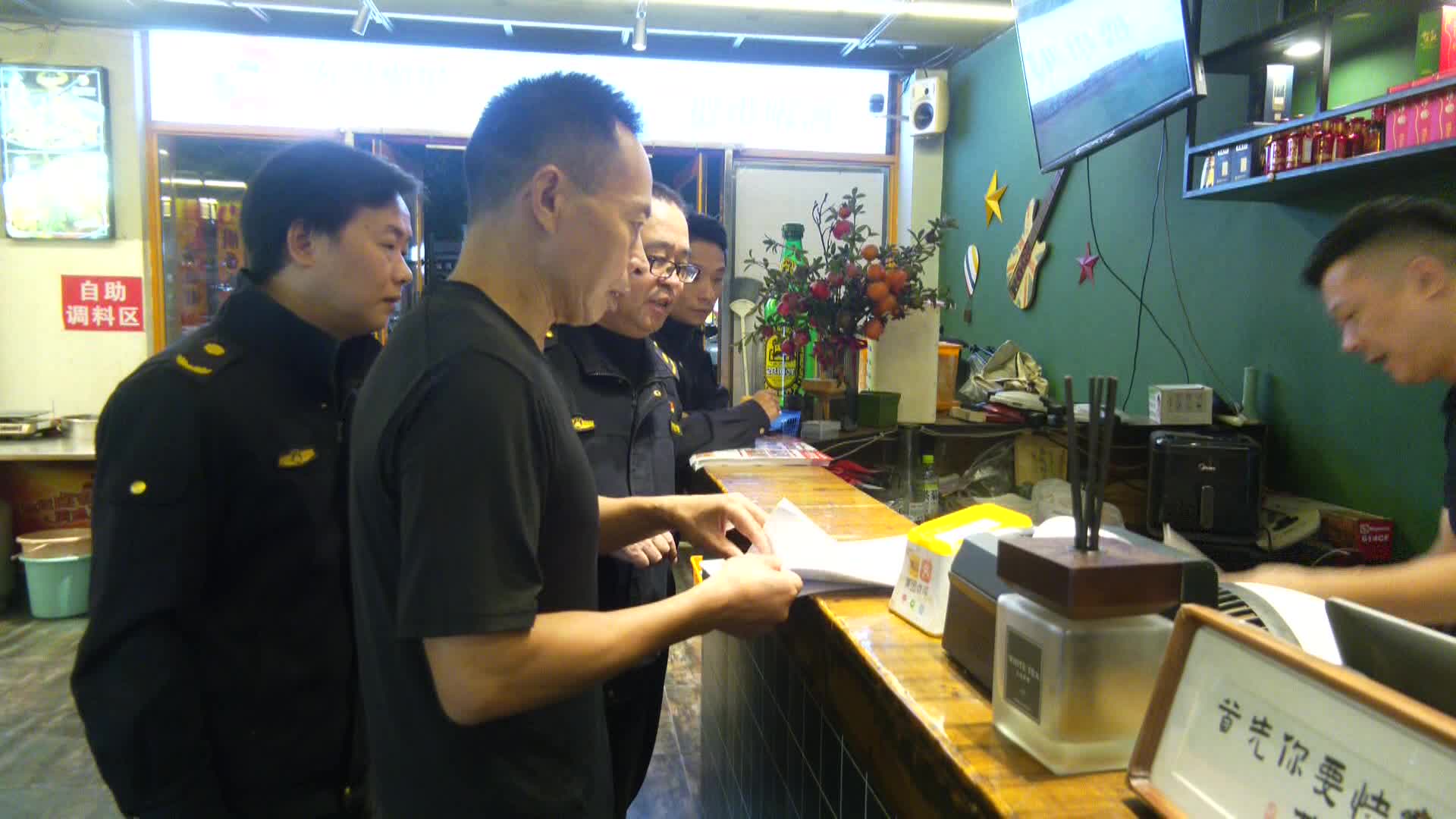 武陵区开展餐饮油烟专项检查