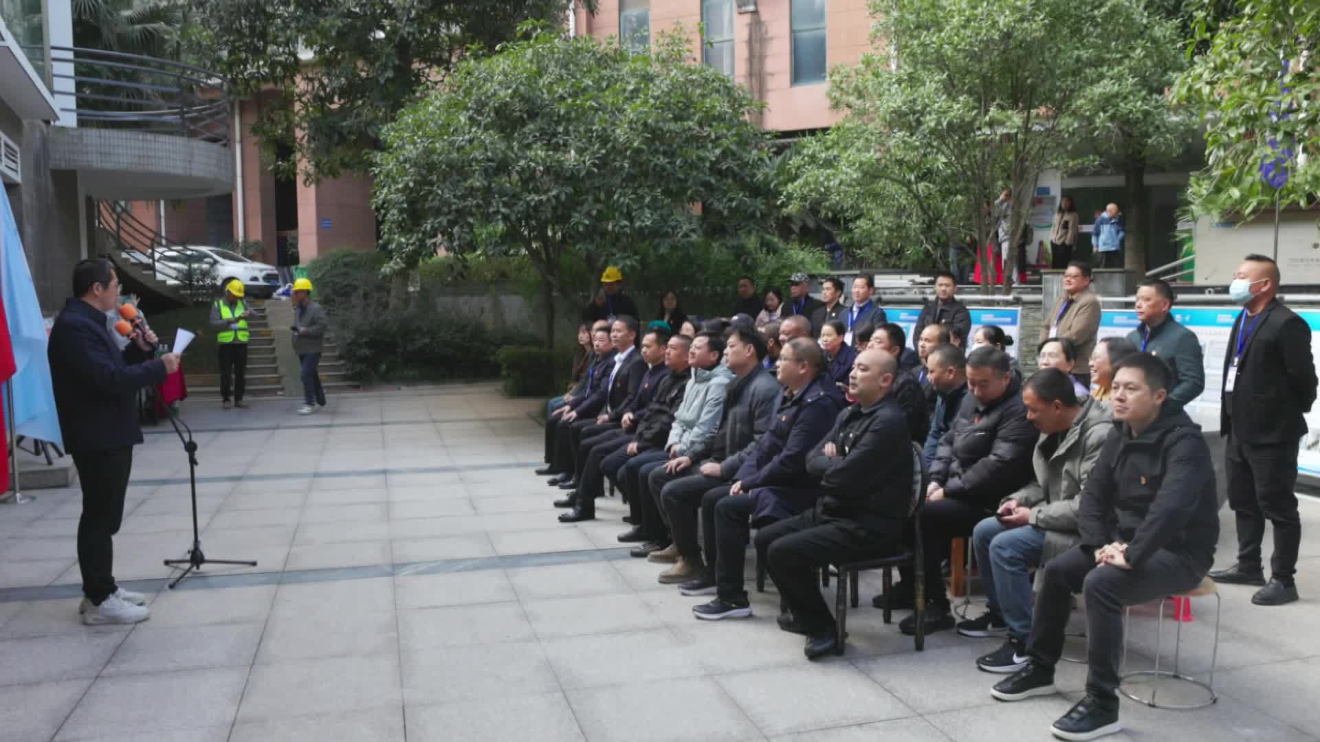 惠家坪社区开展党员志愿服务活动