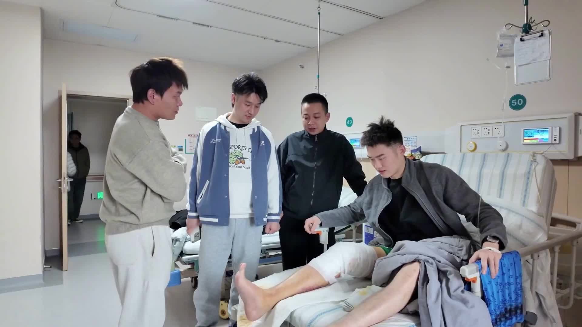 武陵区篮球协会看望受伤球员 传递关怀真情