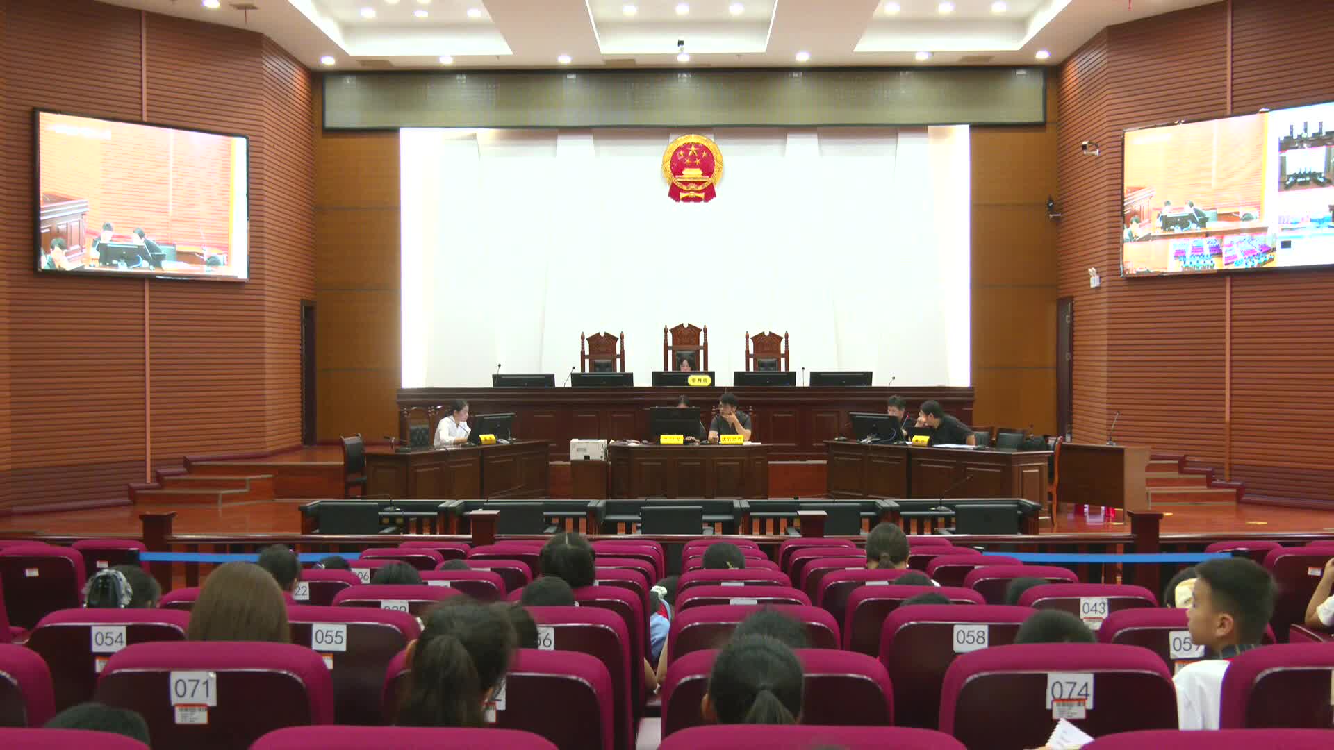 旁听庭审 对话法官——武陵区少先队员“零距离”感受法治力量