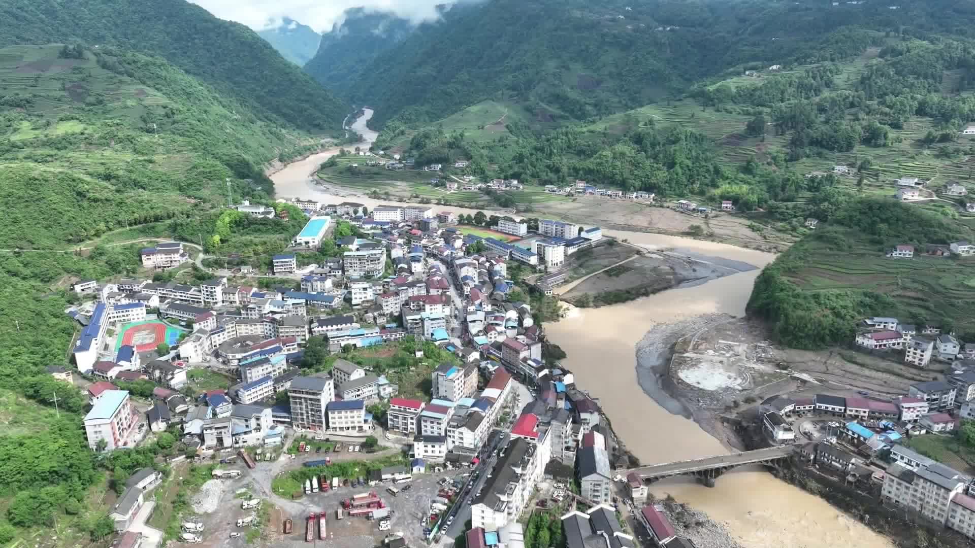 湖南名家医药集团为石门灾区捐款捐物120万元