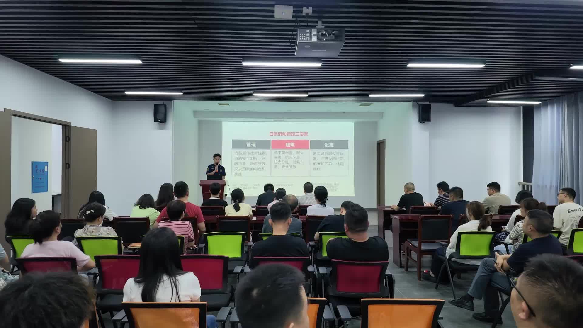 武陵区：企业员工参加消防演练 筑牢安全“防火墙”