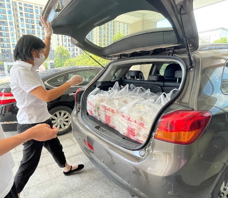 免费爱心午餐 情暖防疫人员