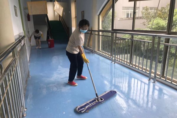 防疫消毒，“净”待归来——武陵区坪湖幼儿园开展秋季开学前卫生消毒工作