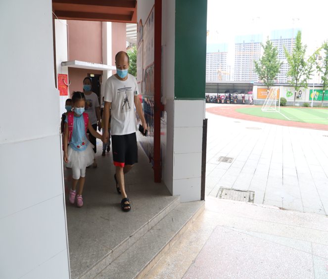 武陵区旭辉东升小学“从小立志 筑梦未来 请党放心 强国有我”开学活动