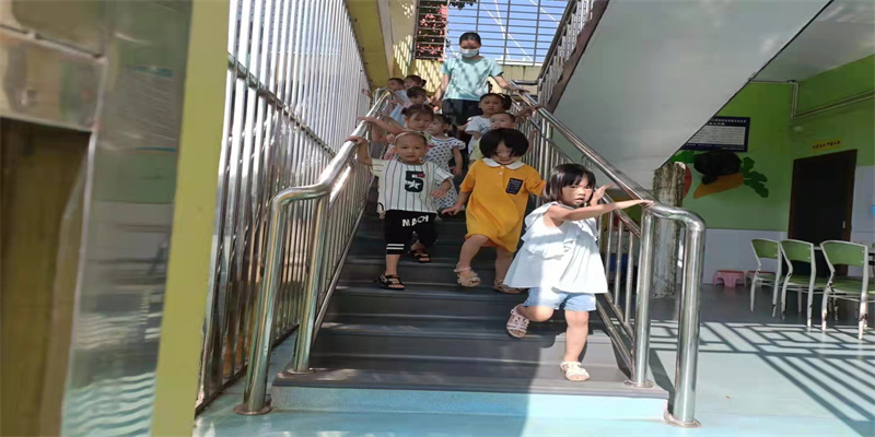 演练常态化 安全入童心——武陵区新兴幼儿园防踩踏安全演练