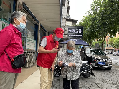 暖心！芙蓉街道疫苗接种小分队进社区