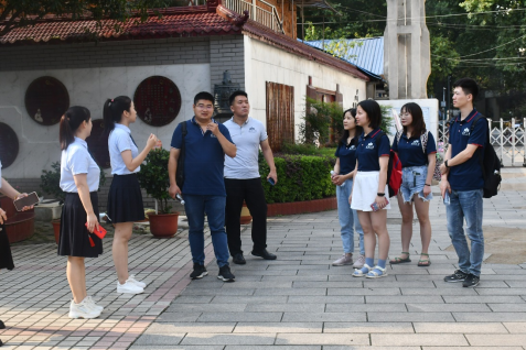 工农小学：调研促成长