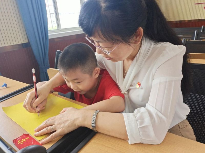 月圆中秋，爱在芙蓉 ——芙蓉路小学欢度中秋暨关爱留守儿童