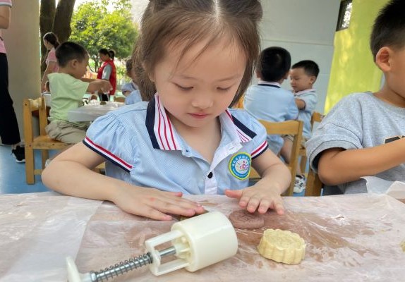 武陵区丹洲乡坪湖幼儿园：月满中秋“童”快乐！