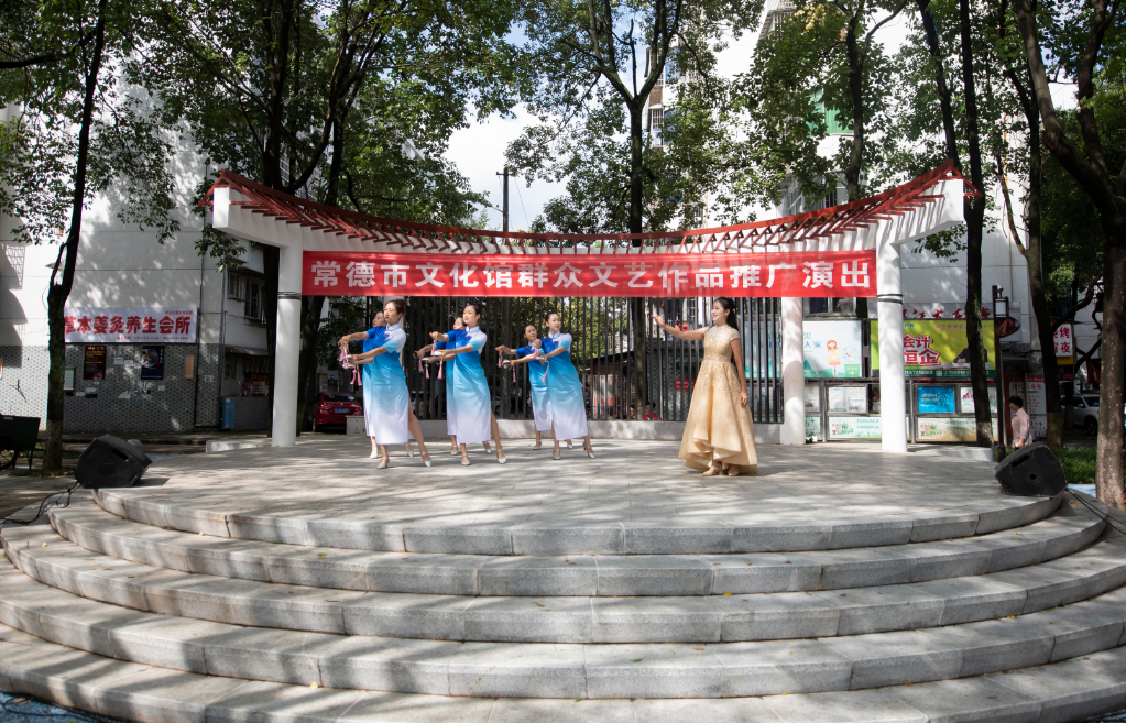 武陵区送戏进社区 唱响文化惠民