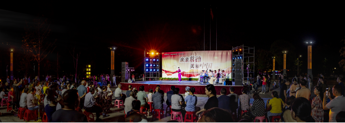 武陵区文化志愿者白马湖畔喜迎国庆