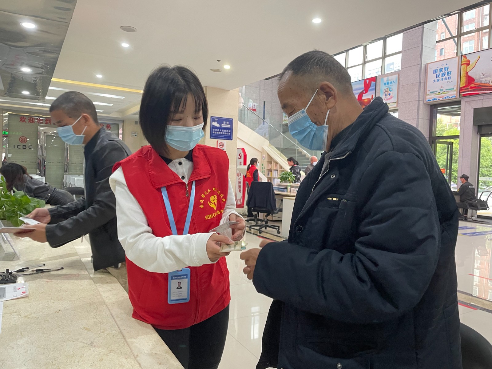 武陵区政务服务中心开展“我们的节日•重阳”主题活动